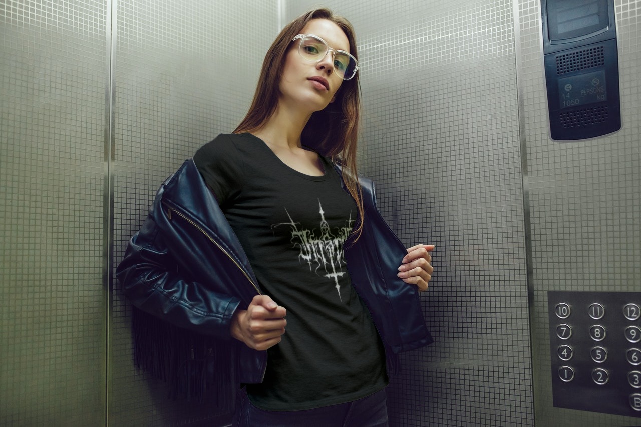 Merch - Playera MadLolita